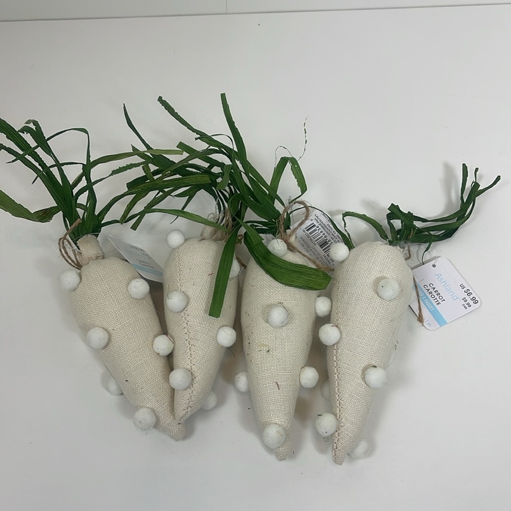 NWT Ashland Cream Stuffed Carrots with PomPoms set of 4 - Picture 2 of 3